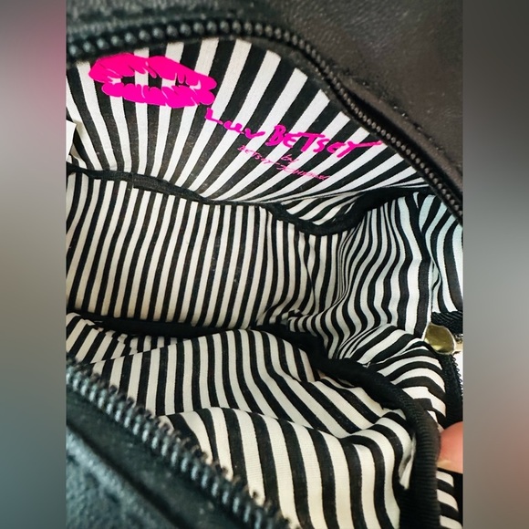 Betsey Johnson Polka Dot and Dog Print Pink Quilted Large Traveler/Duffle Bag - Picture 11 of 11